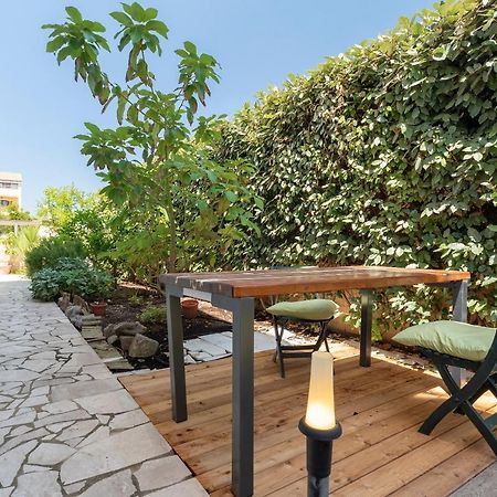 Charming Seafront Apartment With Garden And Patio Fertilia Exteriér fotografie