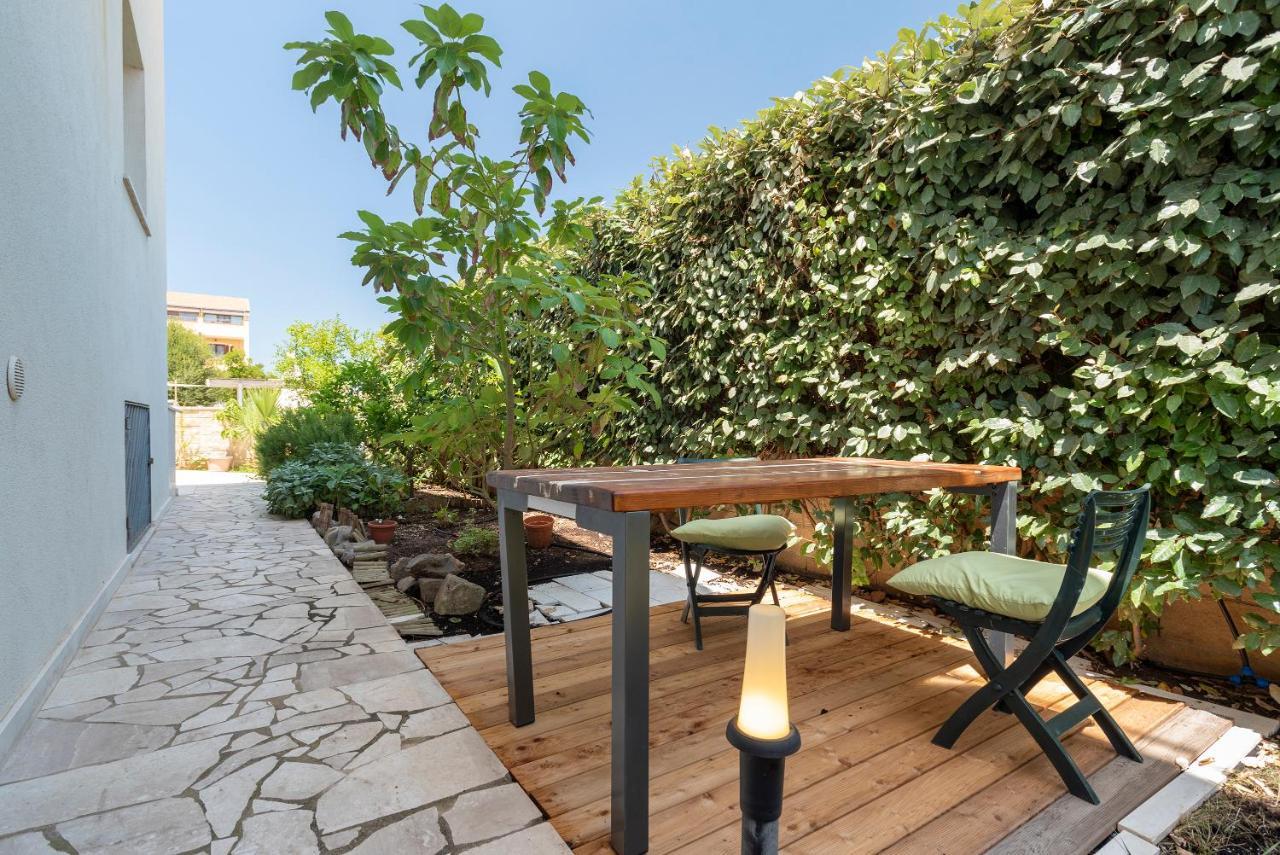 Charming Seafront Apartment With Garden And Patio Fertilia Exteriér fotografie