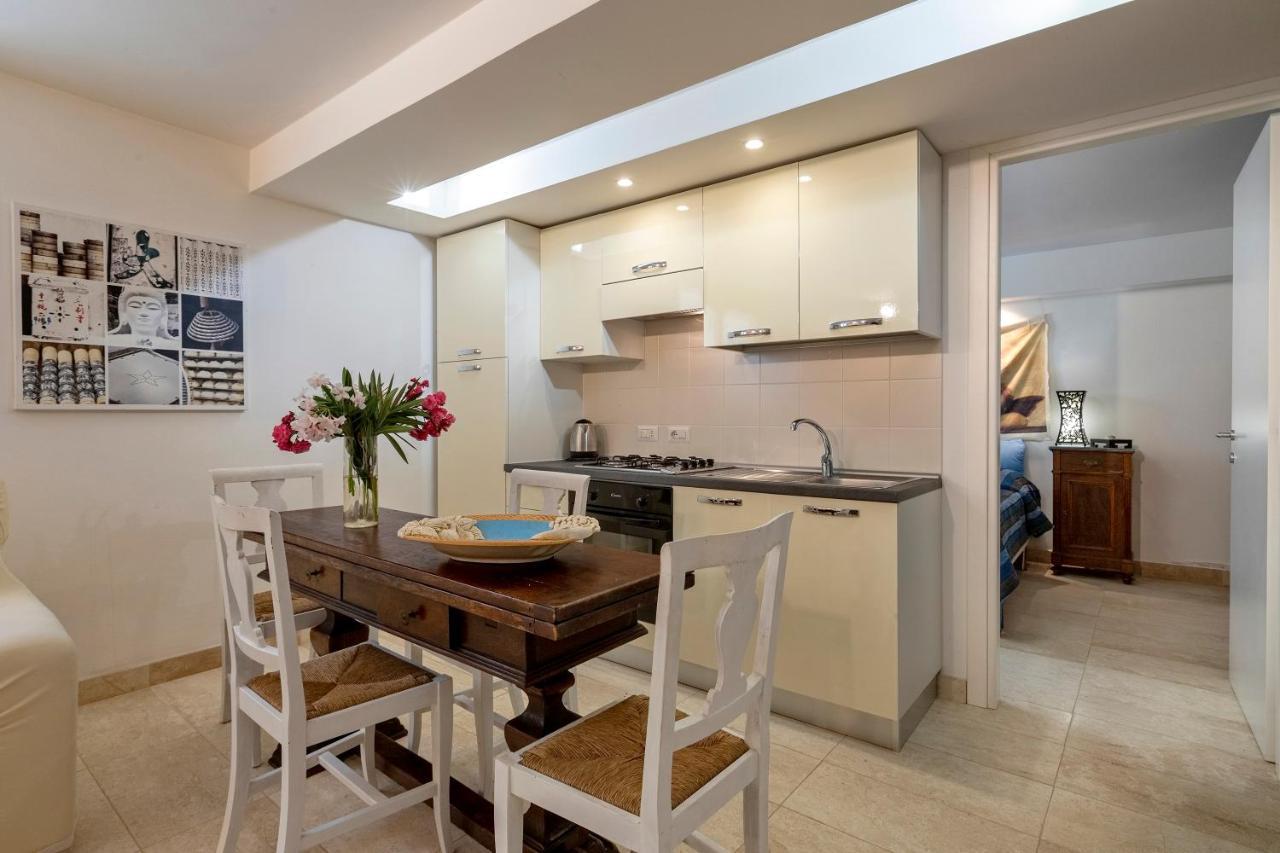 Charming Seafront Apartment With Garden And Patio Fertilia Exteriér fotografie